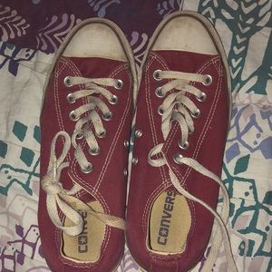 Maroon converse